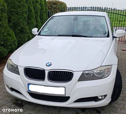 BMW Seria 3 318d Touring - 1