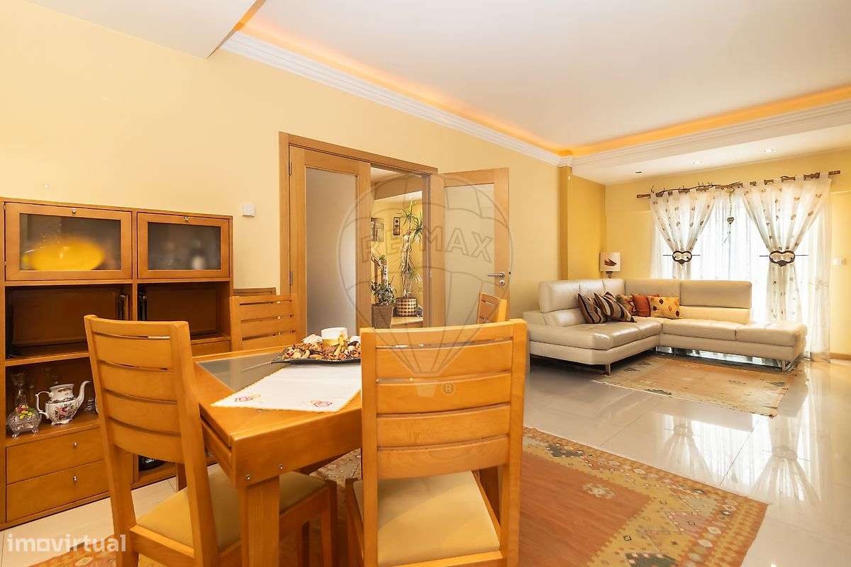 Moradia T4 à venda em Seixal-8