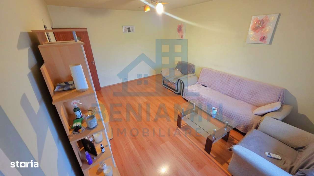 Apartament de vanzare 3 camere decomandat 1 Mai 72 mp-1