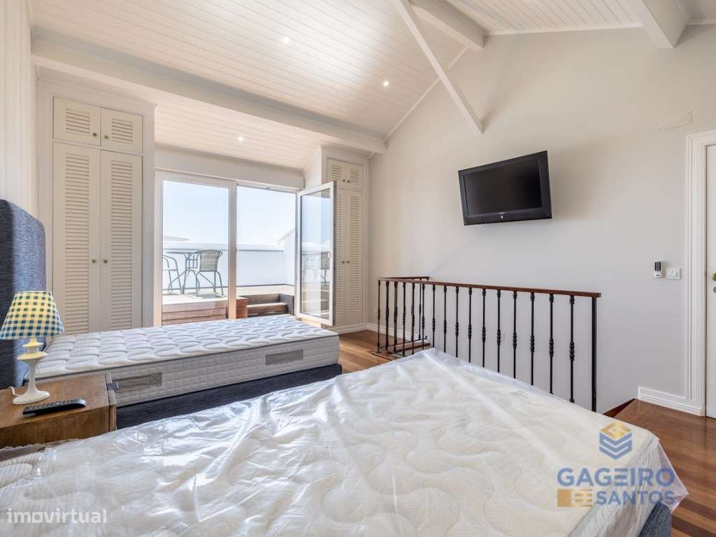 Apartamento Único com Charme Histórico e Conforto Moderno a Passos ...-30