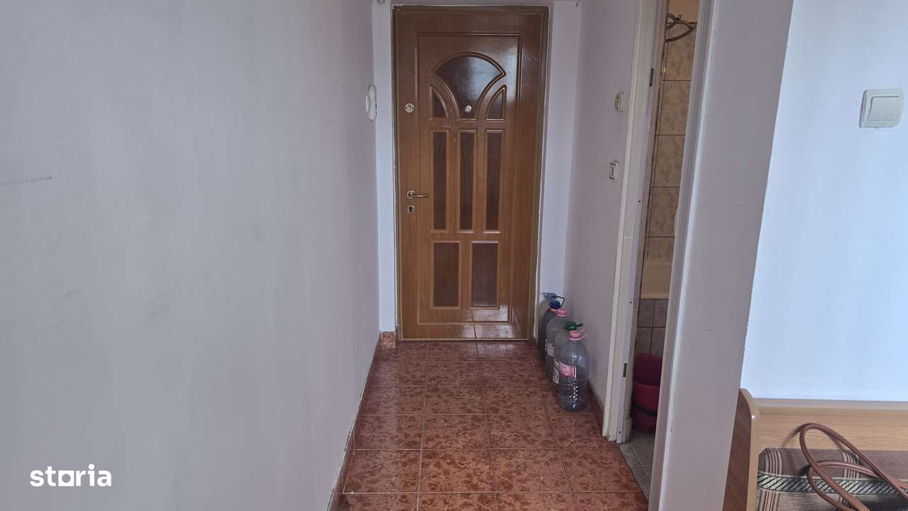 Vand apartament 2 camere decomandat in Deva, zona Micro 15, etaj 7, - Imagine principală: 3/10