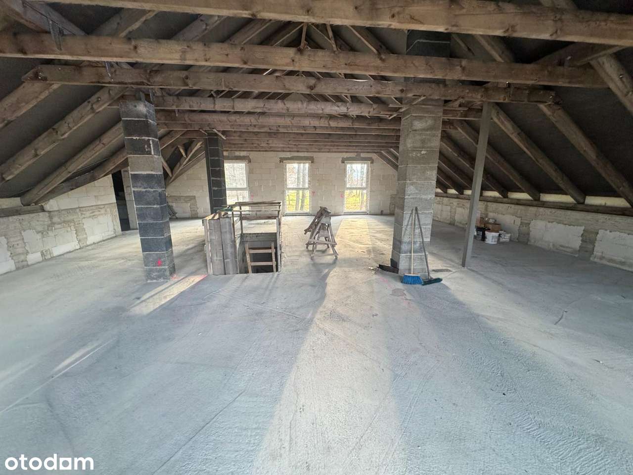 Duży dom sąsiadujący z parkiem-7