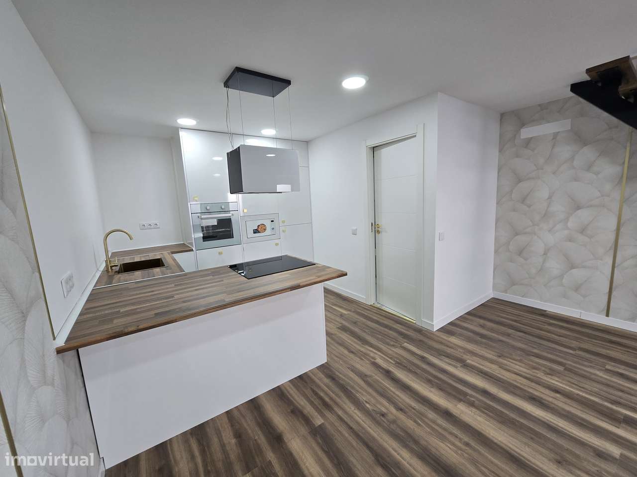 Fantástica Moradia T2 Totalmente Renovada na Zona Histórica de Palmela-13