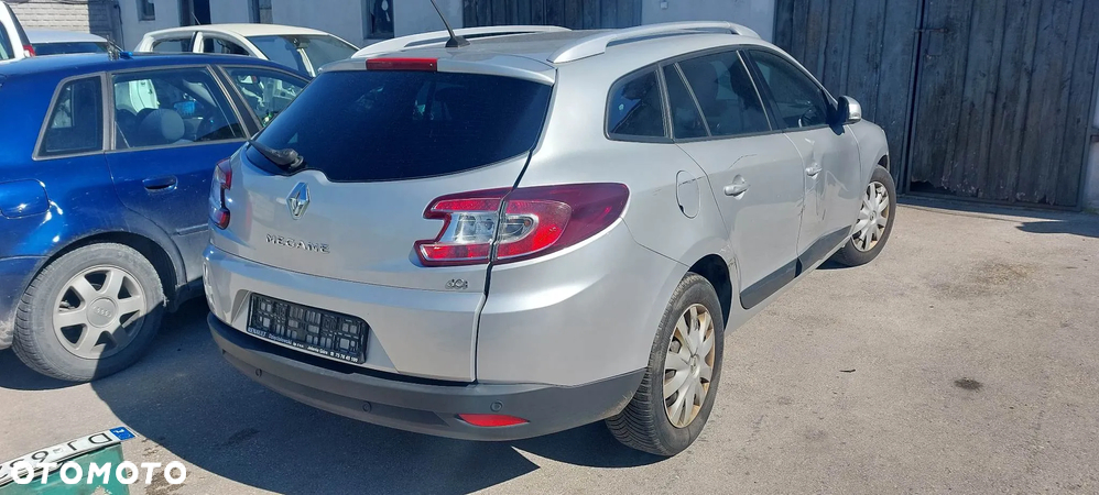 Renault Megane iii 1,9dci pas przedni - 6