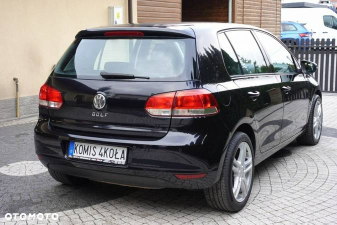 Volkswagen Golf - 6