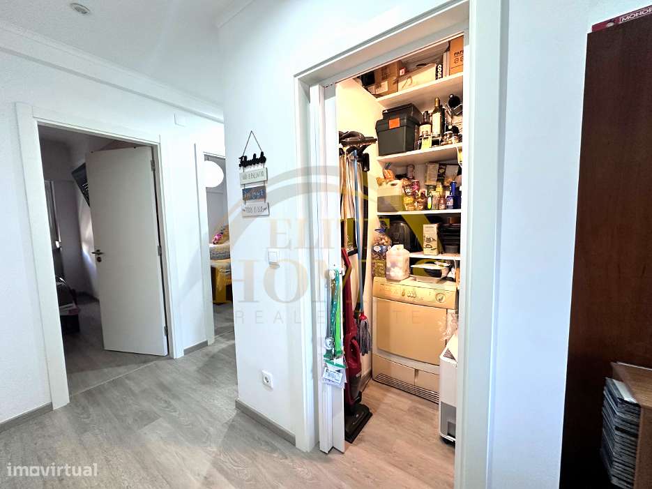 T2 Remodelado com Vista Desafogada, em Linda-a-Velha.-6