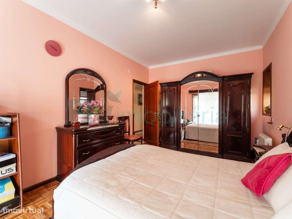 Apartamento T3 com Terraço de 80 m² e Garagem Fechada em Moreira de...-19