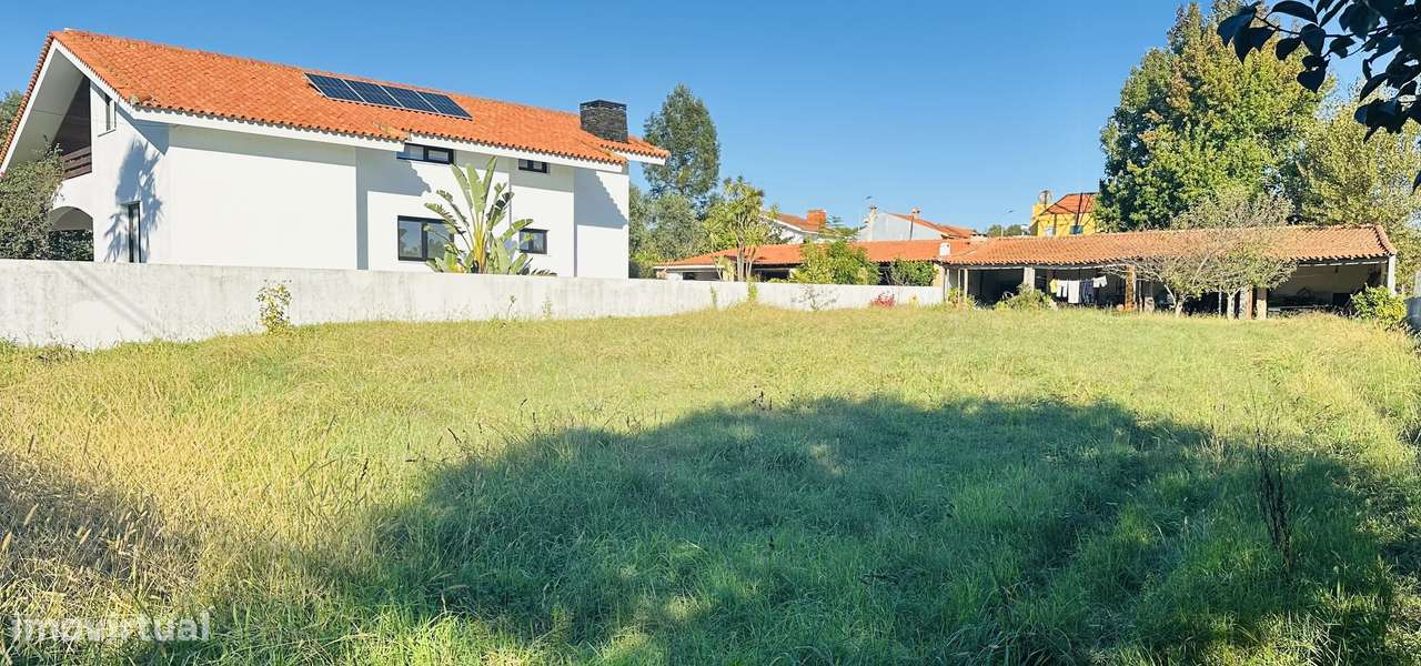 Moradia T4 de charme com grande jardim em zona tranquila-56