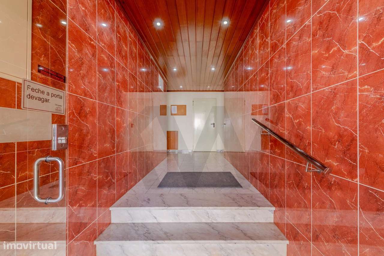 Apartamento T2 (ex T3) com terraço e marquises – Olhão - Grande imagem: 2/37