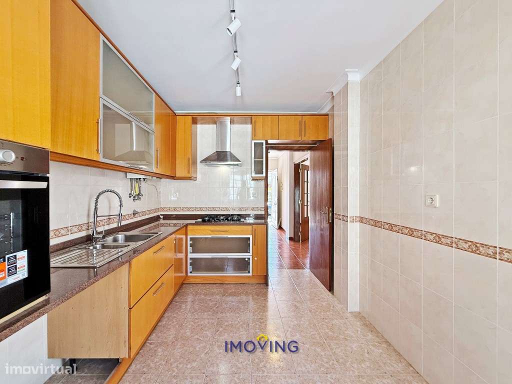 Moradia T3+1 em Vila Nogueira de Azeitão-5