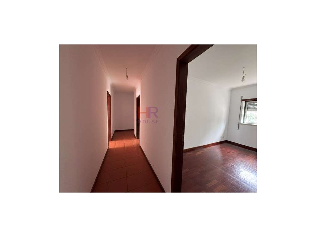 Apartamento T3 com suíte e varandas em São Silvestre, Coimbra.-14