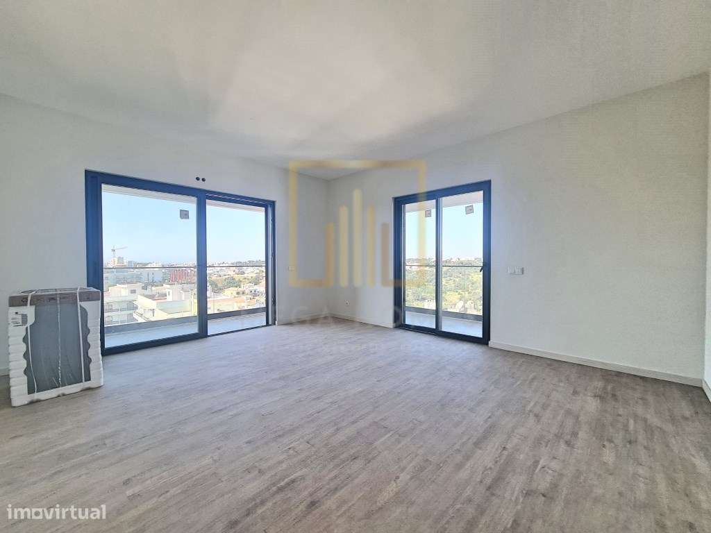 T4, Novo, último piso, em Fojo, Portimão-3