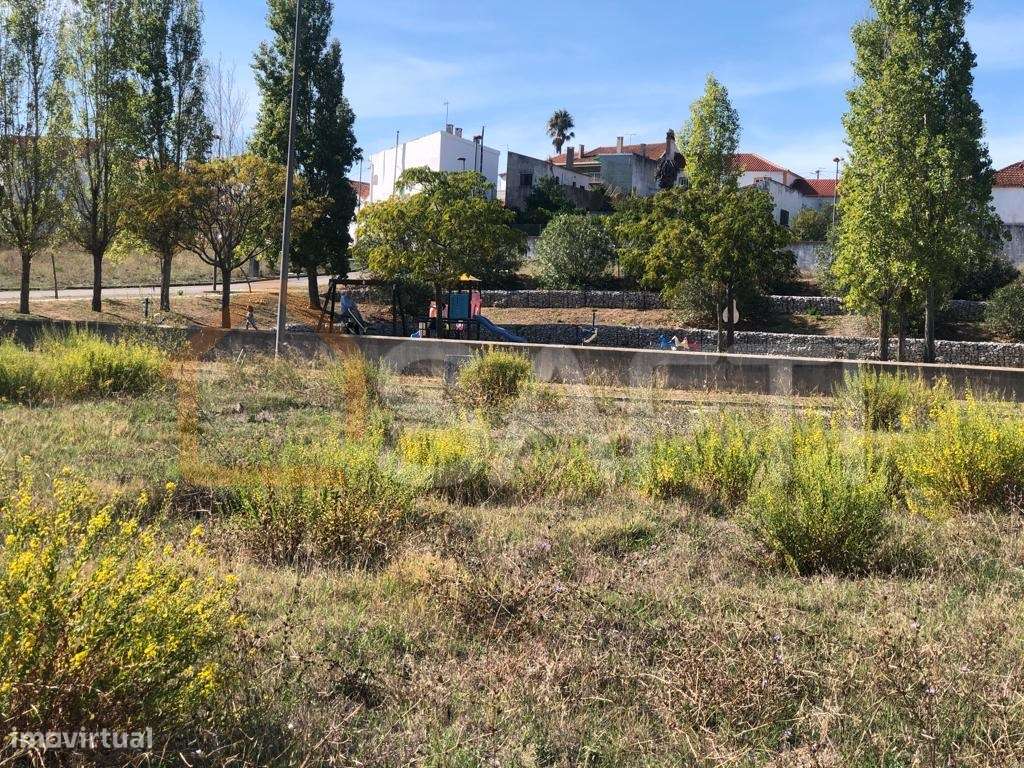 Terreno Urbano na Urbanização Casal Vaz, Meia Via, Torres Novas - Grande imagem: 3/13
