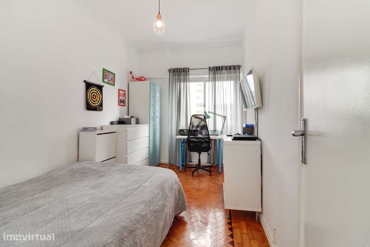 APARTAMENTO T3 | C/ ARRECADAÇÃO | ODIVELAS-7