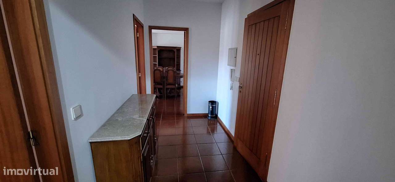 Apartamento T1 com varanda, elevador e cozinha equipada - Grande imagem: 5/10