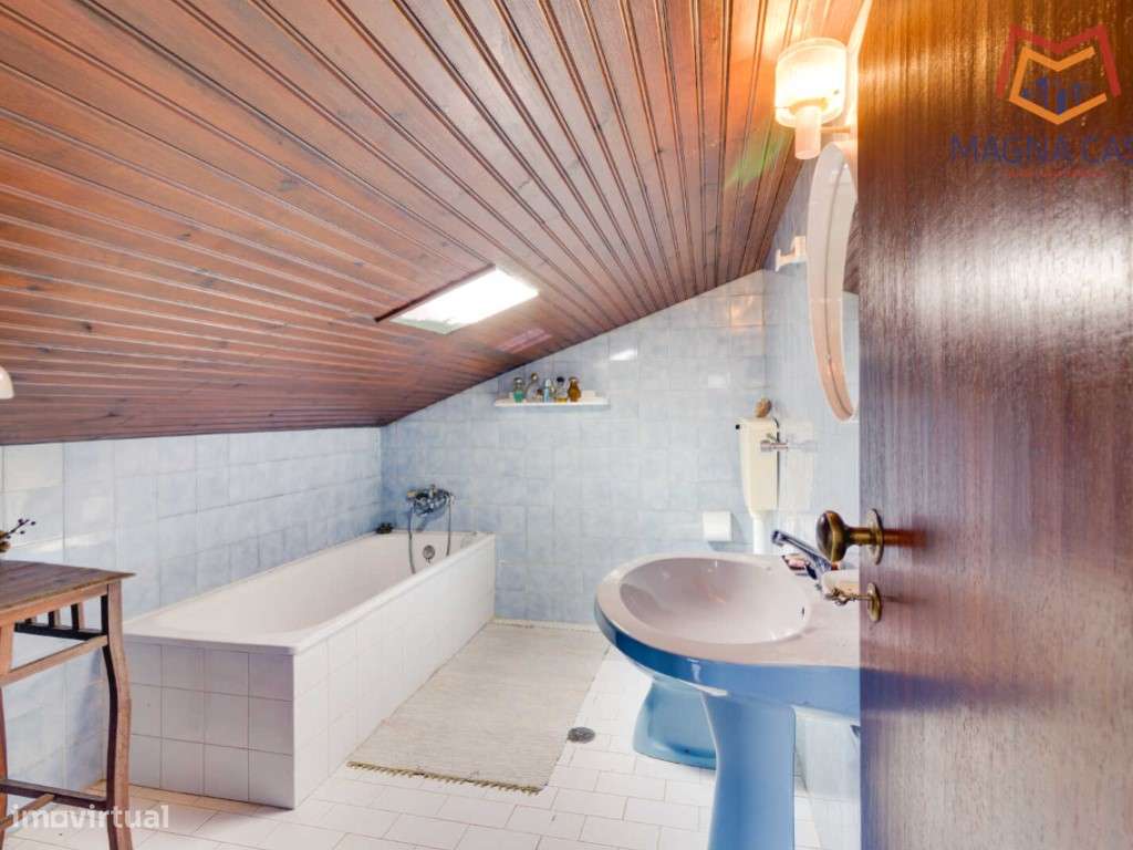 Moradia com Piscina e Jardim em Colares, Sintra-25