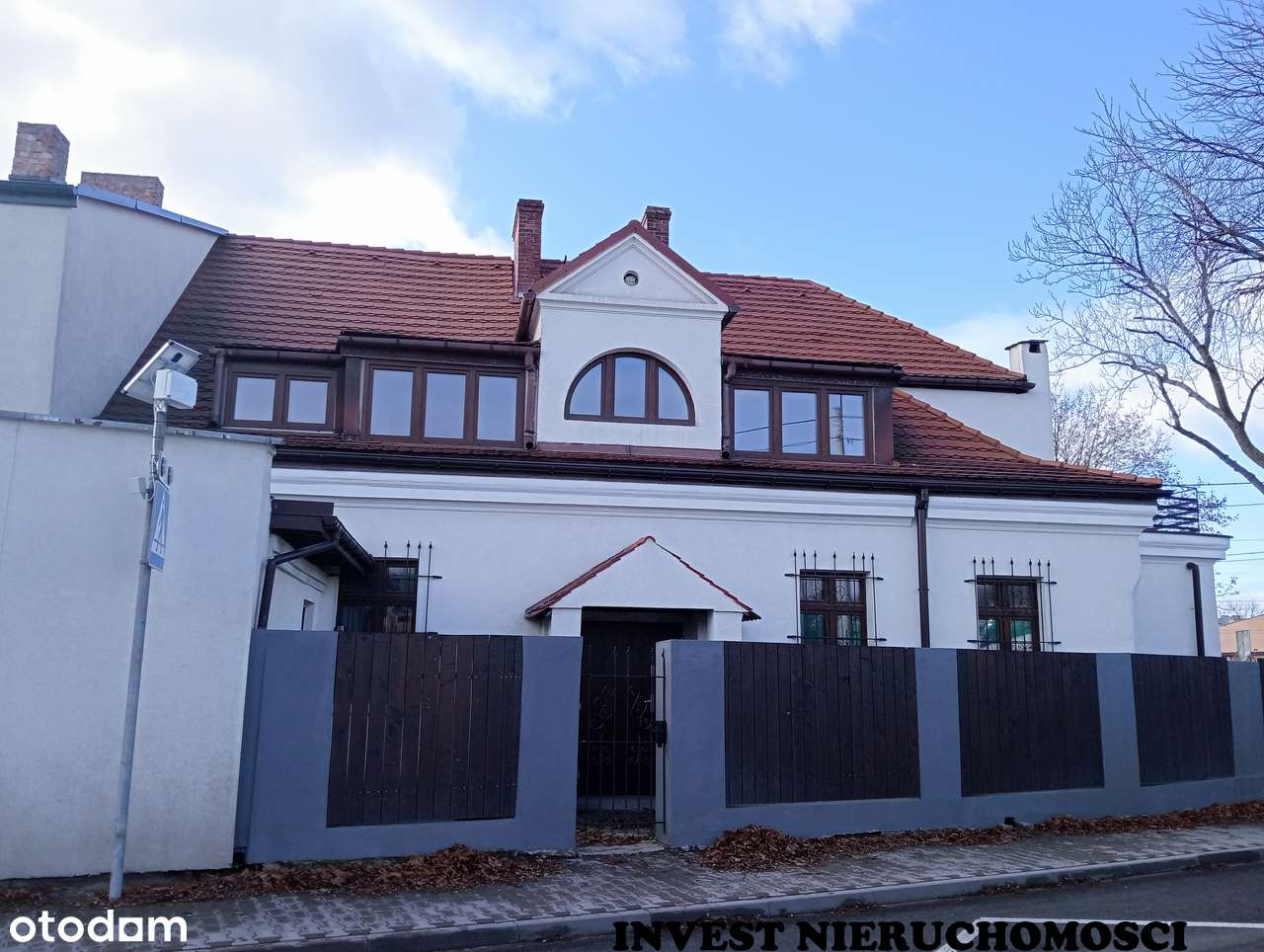 *Wyjątkowy dworek dla dwóch rodzin*-0