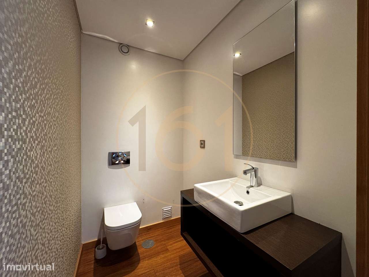 Apartamento T3+1 duplex com 2 terraços e varandas-8