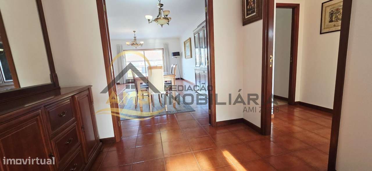 APARTAMENTO T3 COM TRÊS FRENTES E GARAGEM A 5 min a pé do Centro de-22