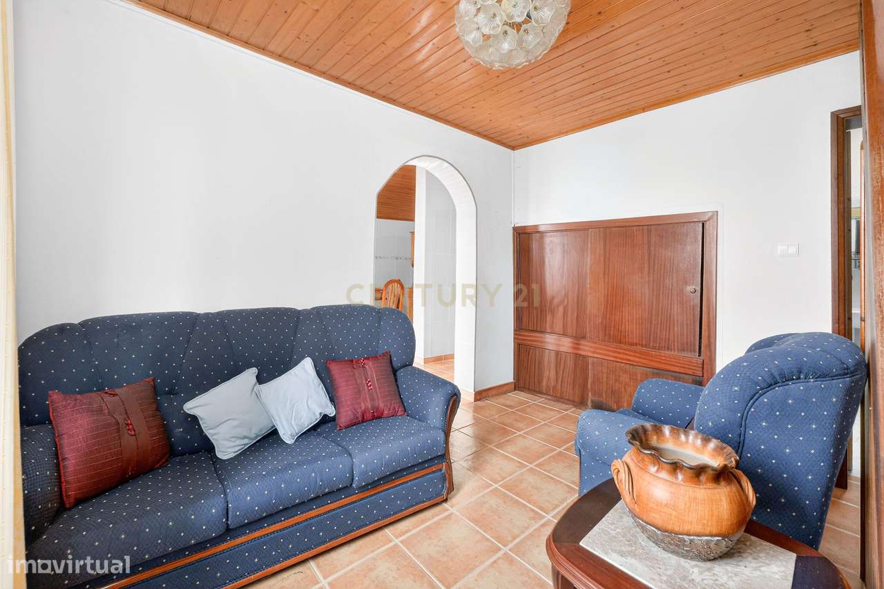 Oportunidade Única: Moradia T2 Tradicional nas Achadas da Cruz - Grande imagem: 3/17