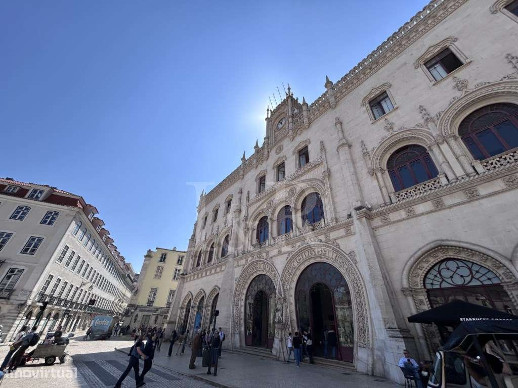 Apartamento T2 com varanda fechada e estacionamento junto à Av. Lib...-26