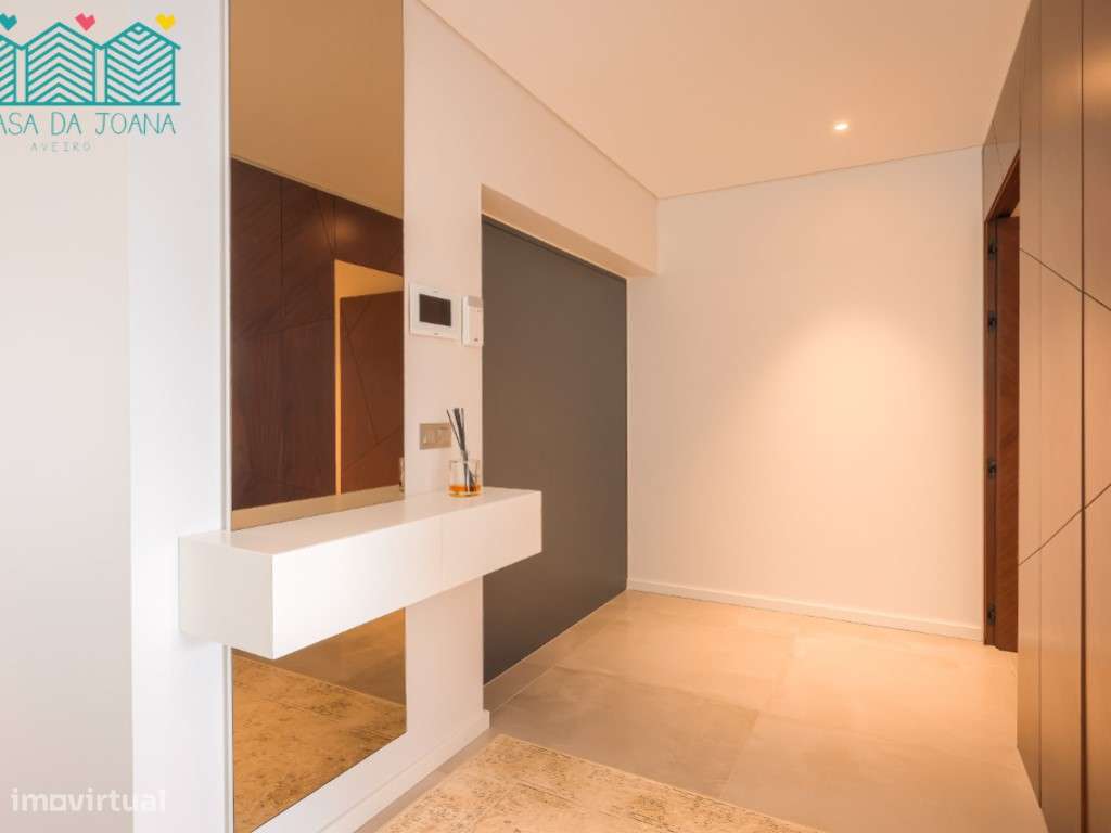 Moradia T4 com piscina na Praia da Barra - Grande imagem: 4/60