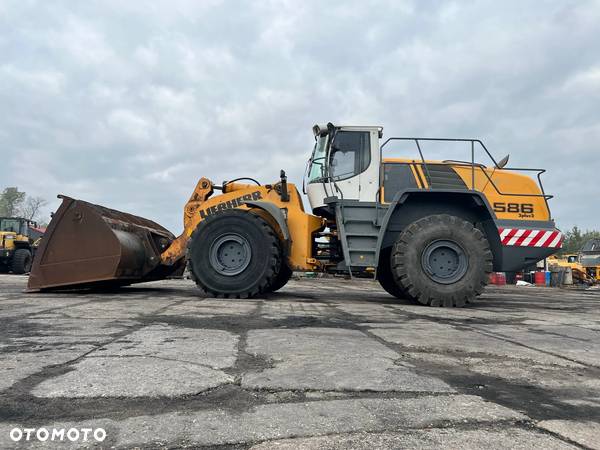 Liebherr L586 2plus2 - 10