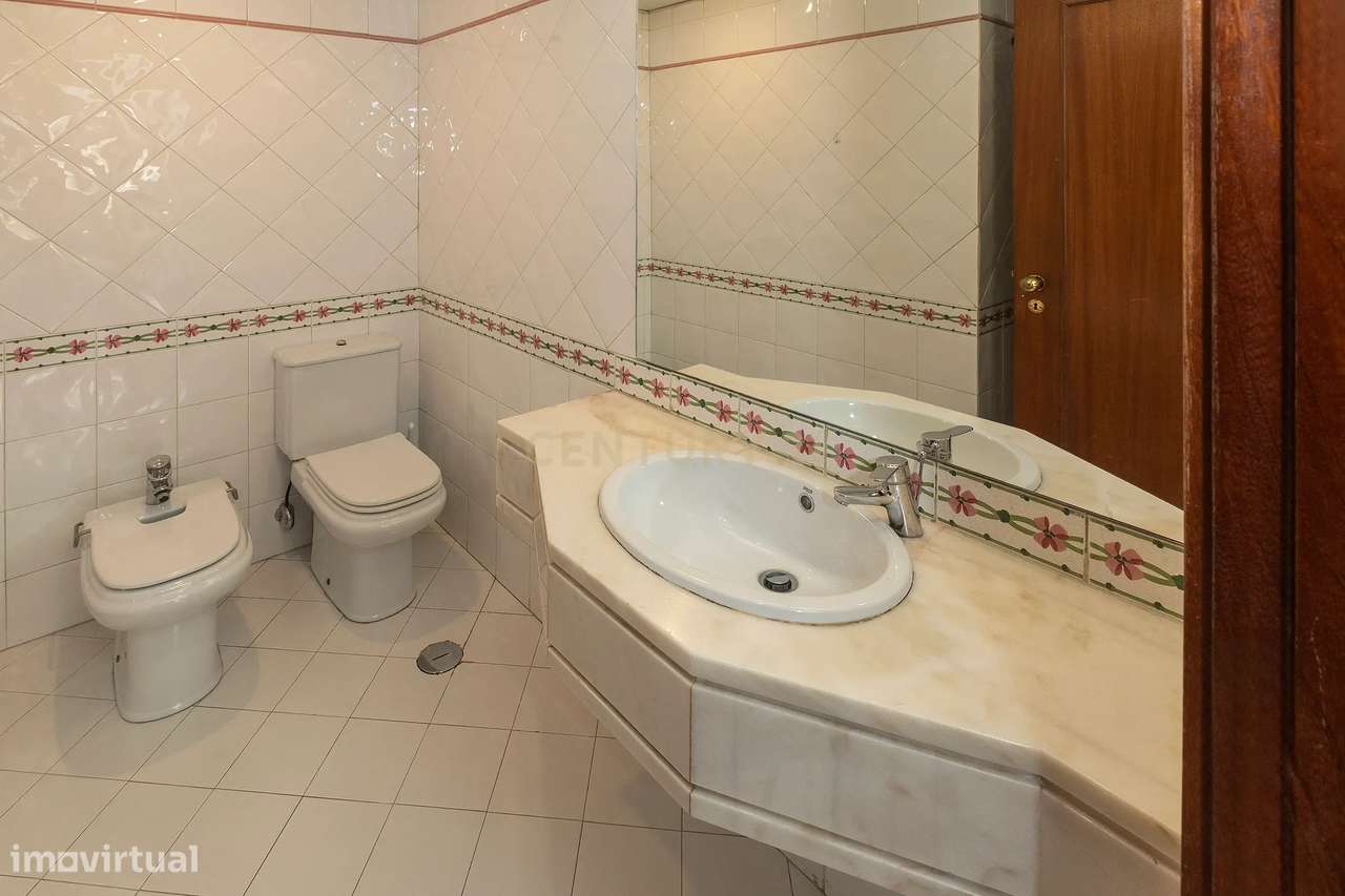 Apartamento T3 Miraflores - Oeiras com Garagem Box-32