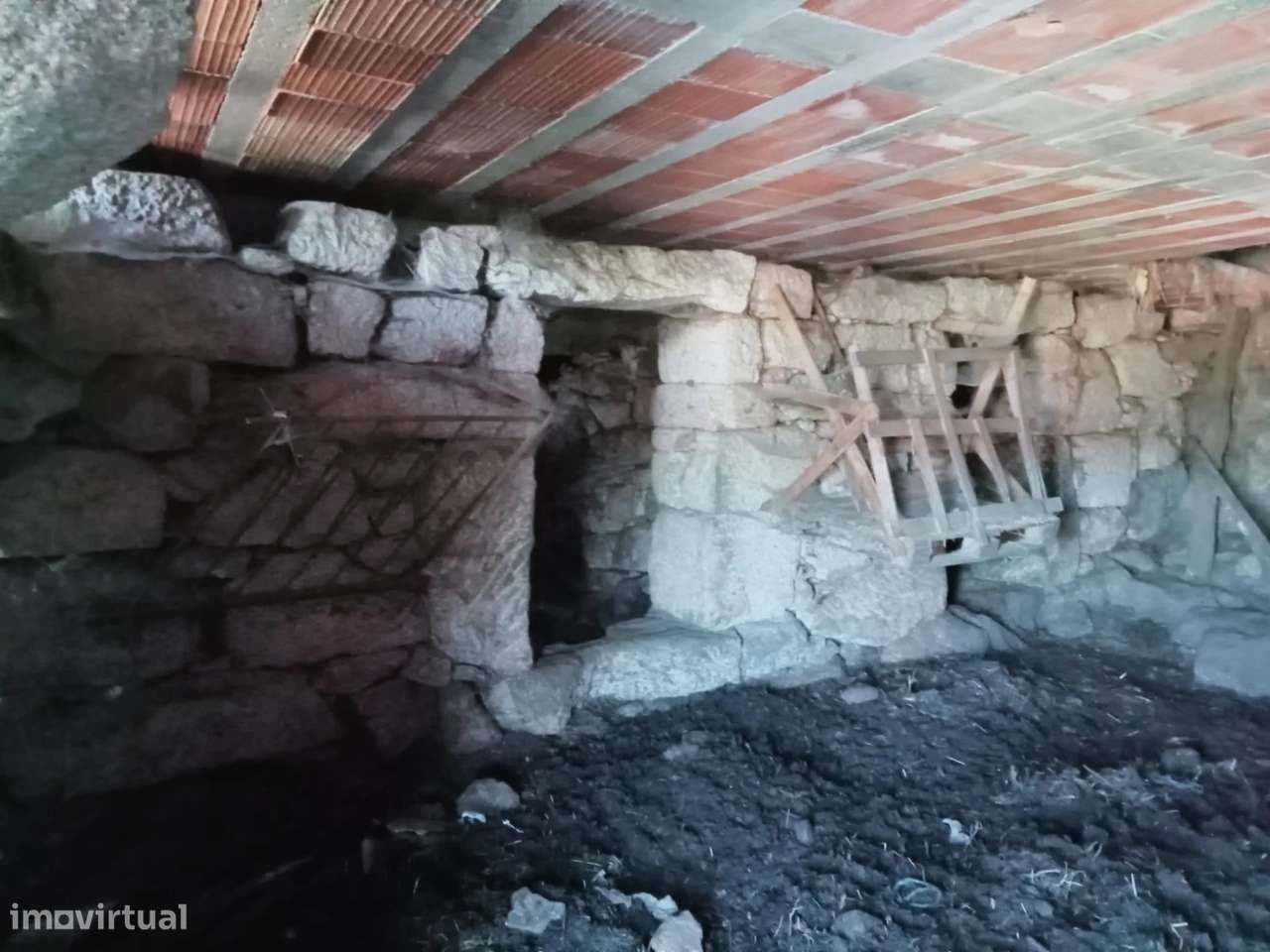 Moradia em Pedra de 1917 para Restauro | Lindoso, Ponte da Barca-7