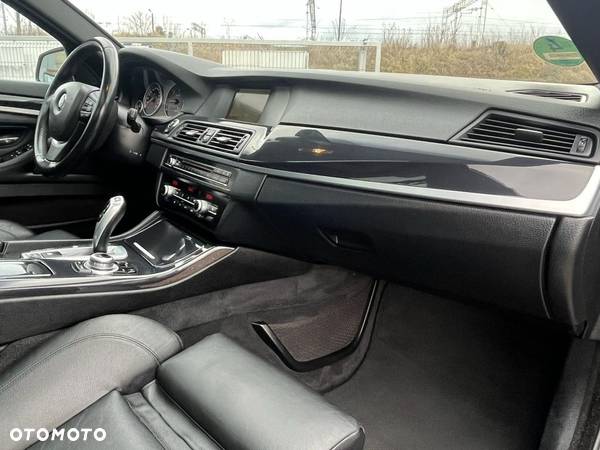 BMW Seria 5 525d xDrive Touring - 37