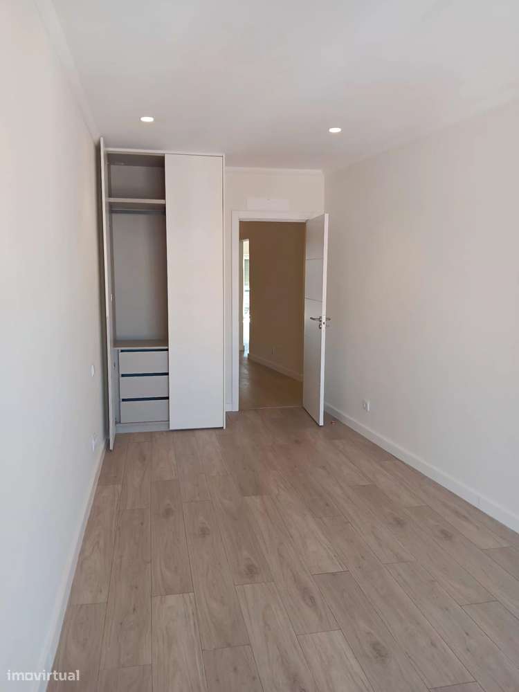 Fantástico Apartamento T4 , com acabamentos de luxo .-12