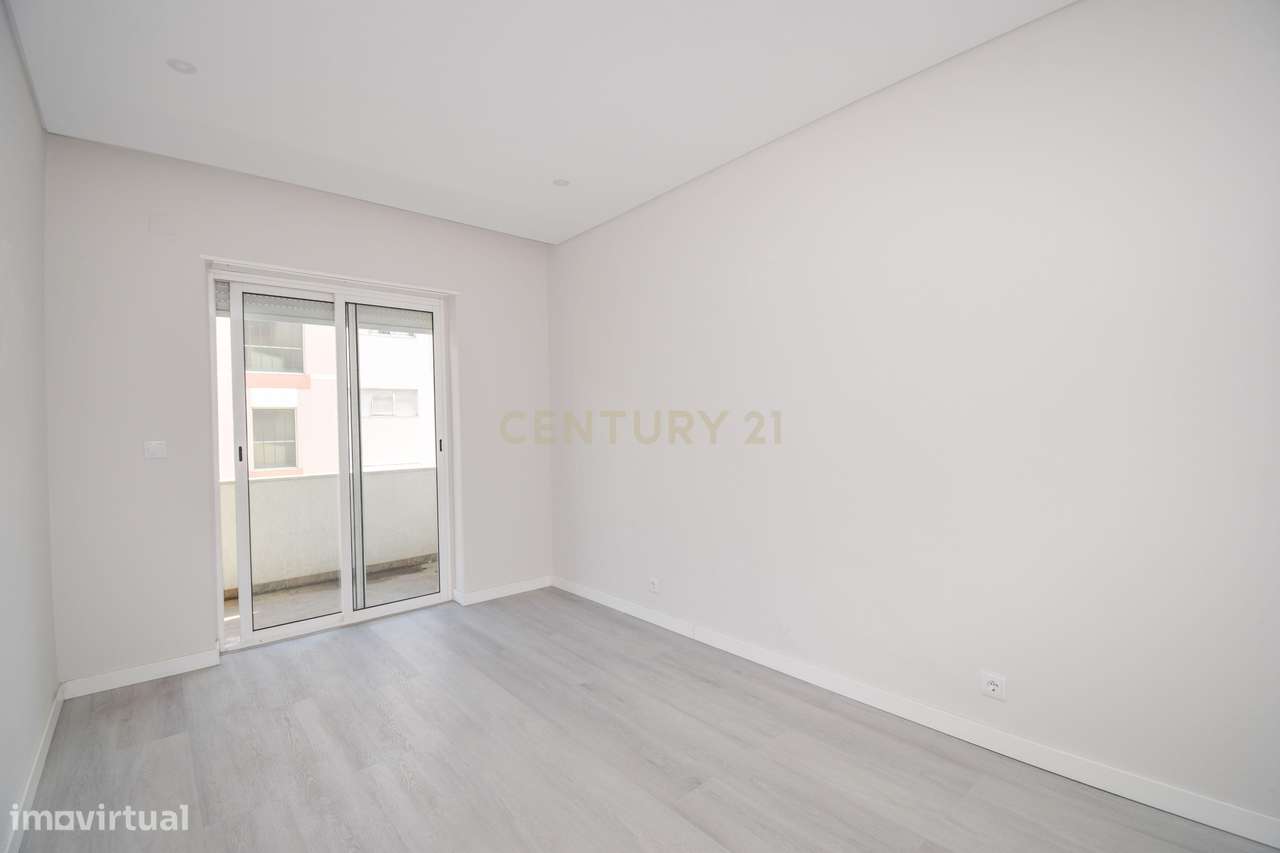 Apartamento T2 -1º Andar sem elevador - Grande imagem: 4/29