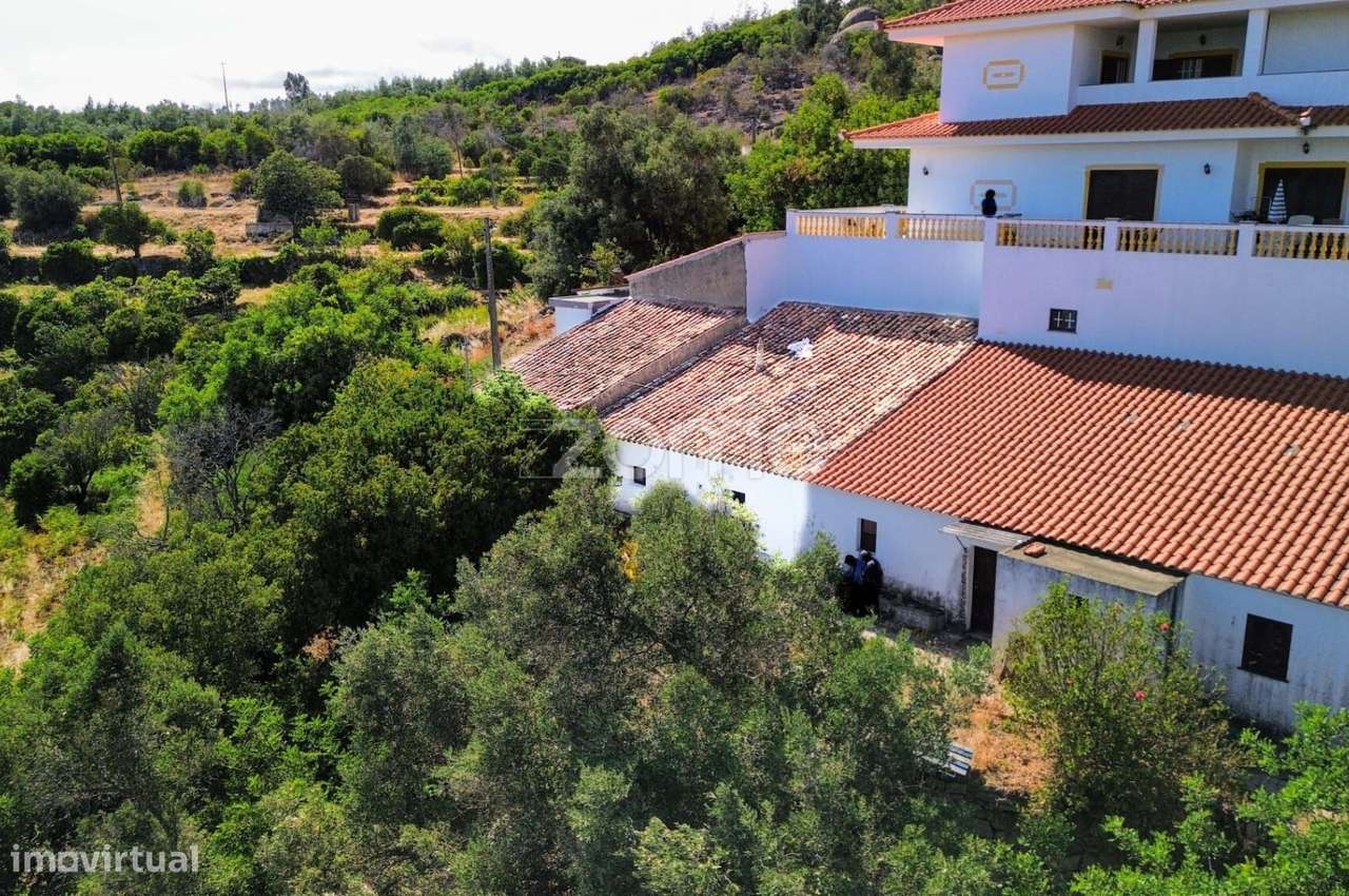 Moradia na Serra de Monchique com 1,3 ha de terreno e potencial T3 - Grande imagem: 4/35