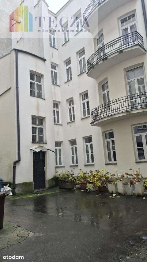 3,5 M wysokości|Kamienica|350 M od Łazienek| Metro-11