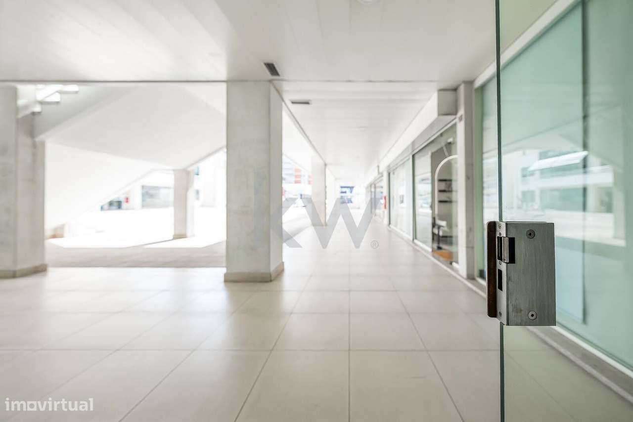 VENDE-SE LOJA EM ALVALADE – LARGO MACHADO DE ASSIS, PRÓXIMO À JUNTA - Grande imagem: 2/21