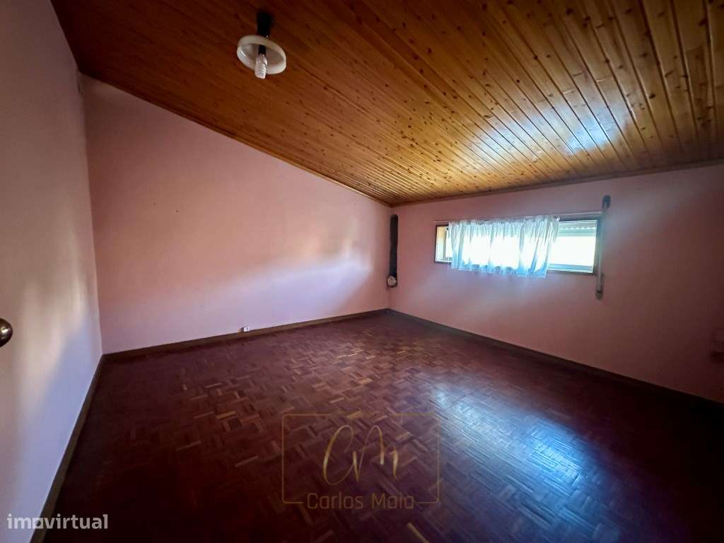 Moradia T4 c/Garagem junto ao rio-17