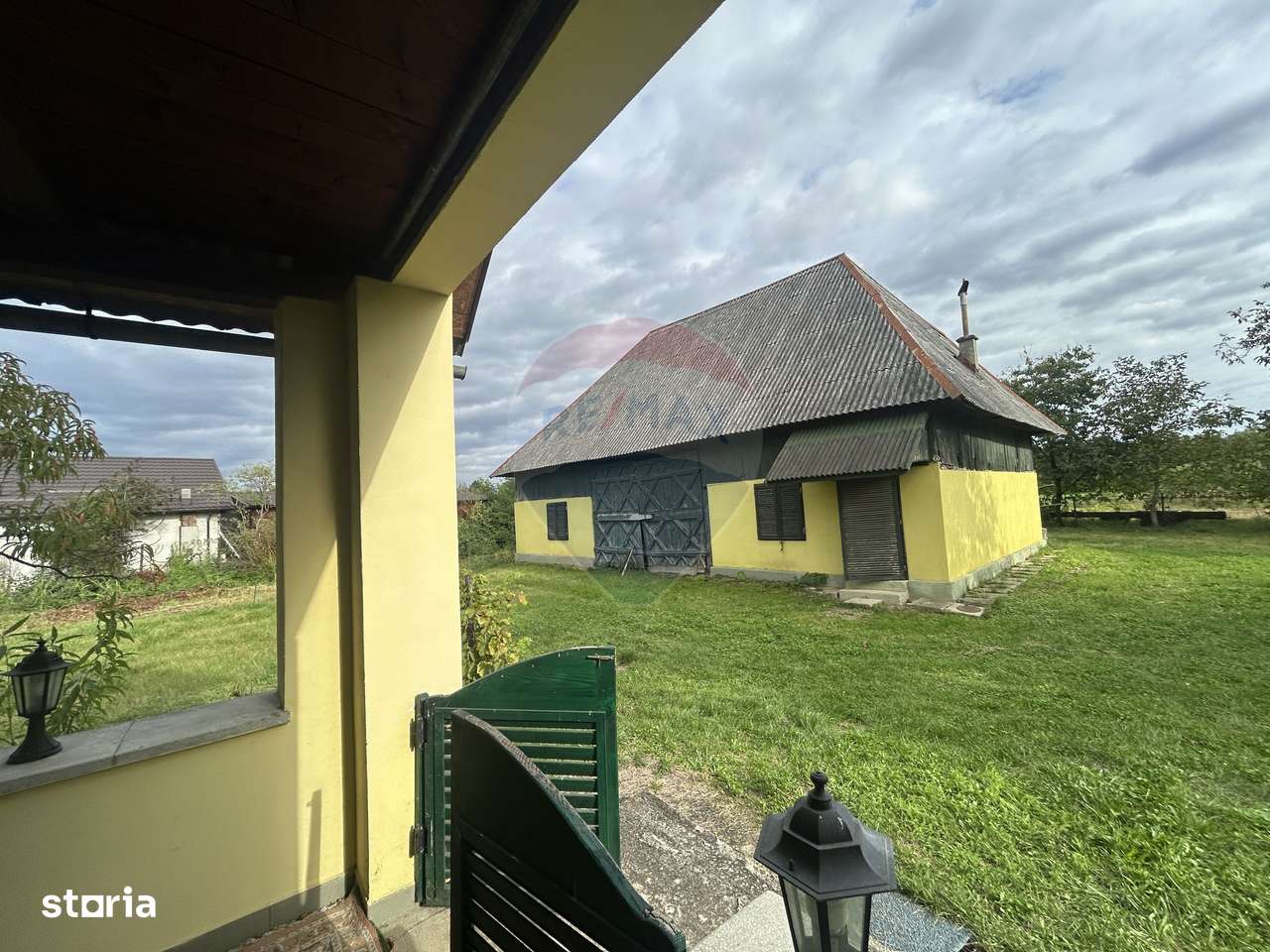 Casa - sura cu 16 ari teren de vânzare în Buşag - Imagine principală: 4/20