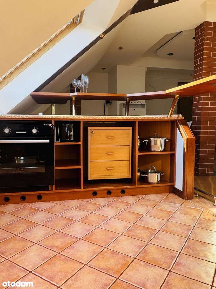 Duża i oryginalna kawalerka typu studio-3