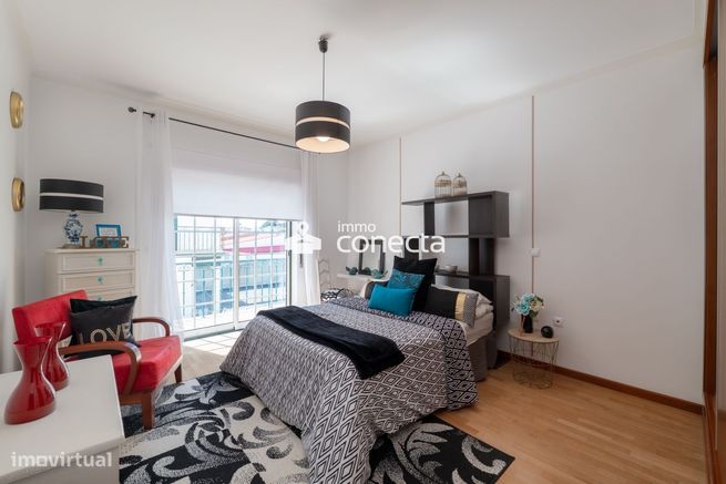 Moradia Geminada T4 com churrasqueira na Marinha Grande - Leiria-34