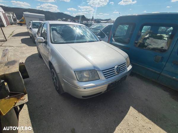 Dezmembrez Volkswagen Bora 1.6 16v cod motor BCB - 1