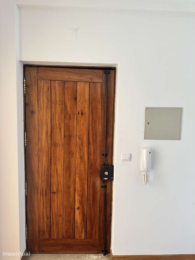 Apartamento T2 com Garagem Fechada - Grande imagem: 4/28