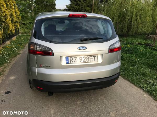 Ford S-Max - 9