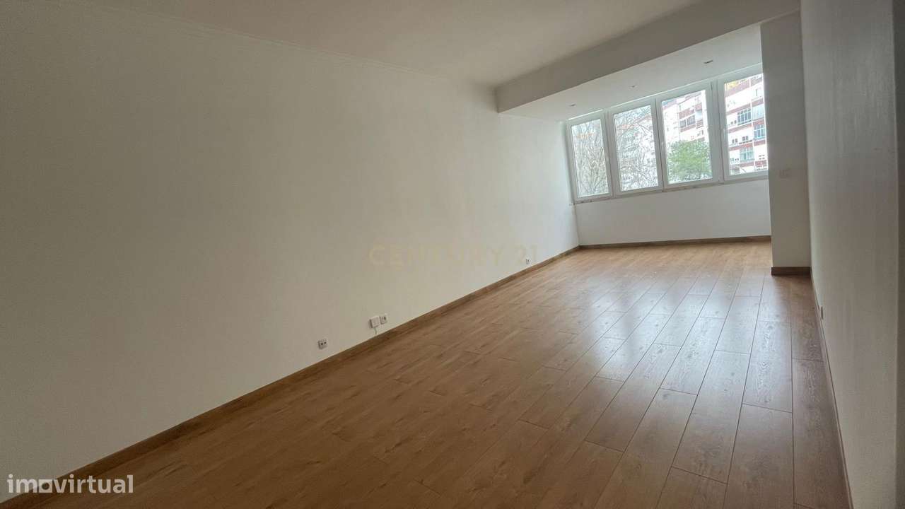 Arrendamento - Apartamento T3 em Linda-a-Velha - Grande imagem: 3/12