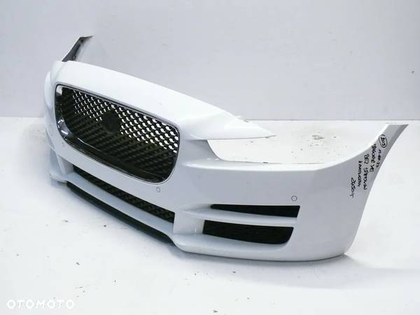 ZDERZAK PRZEDNI JAGUAR XE X760 2015 PDC GRILL - 2