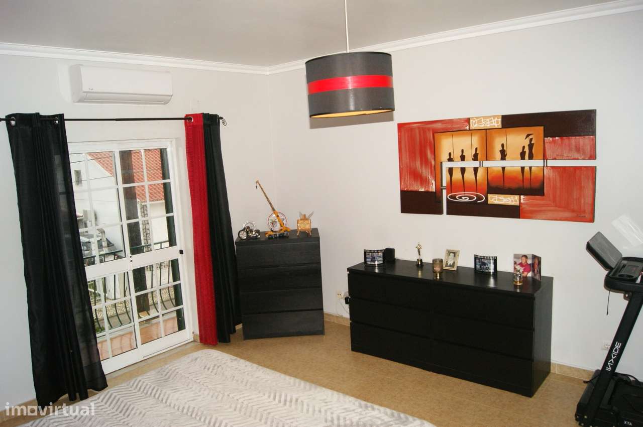 Moradia com 4 assoalhadas em ótimo estado.-18