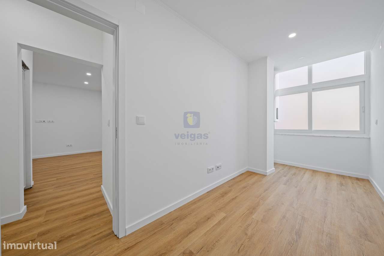Apartamento T4 Remodelado – Conforto e Modernidade no Barreiro-16
