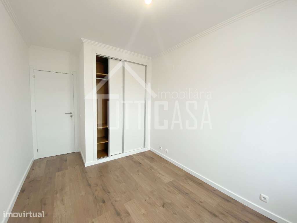 Moradia V3+1 totalmente remodelada na Ericeira-17