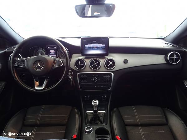 Mercedes-Benz CLA 180 d Shooting Brake - 13