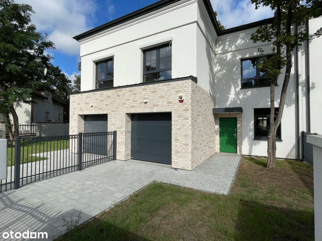 Nowoczesny dom z garażem w spokojnej okolicy-9