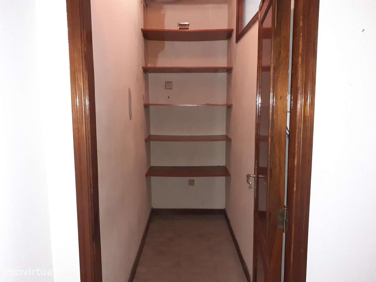 Apartamento T2 em Vila nova de Gaia com lugar de garagem e varandas - Grande imagem: 5/18